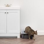 IRIS USA Large Cat Litter Box with Scatter Shield and Scoop, Open Top High Sided Cat Litter Pan, Gray - Image 5
