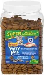 Friskies Party Mix Cat Treats, Ocean Crunch with Real Ocean Whitefish - 510 g Cannister (3 Pack) - Image 3