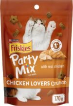 Friskies Party Mix Cat Treats, Chicken Lovers Crunch with Real Chicken - 170 g Pouch (1 Pack) - Image 2