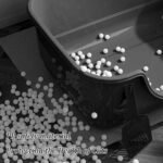 Open Litter Box with Scoop, Large Cat Litter Pan with High Walls & Anti-Tracking Rim, Easy-Clean Pet Crib, Durable Plastic Litter Container for Kitten, Small & Big Cats (Black) - Image 5