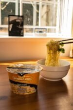 Noodle King Ramen Chicken Flavour Instant Noodles Soup Cup, Vegetarian, 12x 110g - Image 7