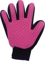 Wahl Canada Cat De-Shedding Glove, Quickly and efficiently de-shed Your Cat While Giving a Relaxing Massage, Suitable for All Coat Types, Great for Cat Grooming - Model 58528 - Image 3