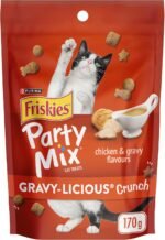 Friskies Party Mix Cat Treats, Gravy-licious Crunch Chicken and Gravy - 170 g Pouch (1 Pack) - Image 2
