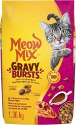 Meow Mix Dry Cat Food, Gravy Bursts Savoury Chicken Flavour Crunchy Kibble with Pockets of Real Gravy 1.36 kg (Pack of 1) - Image 2