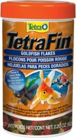 Tetra Goldfish Flakes 2.2oz, 62g (Bilingual) - Image 2